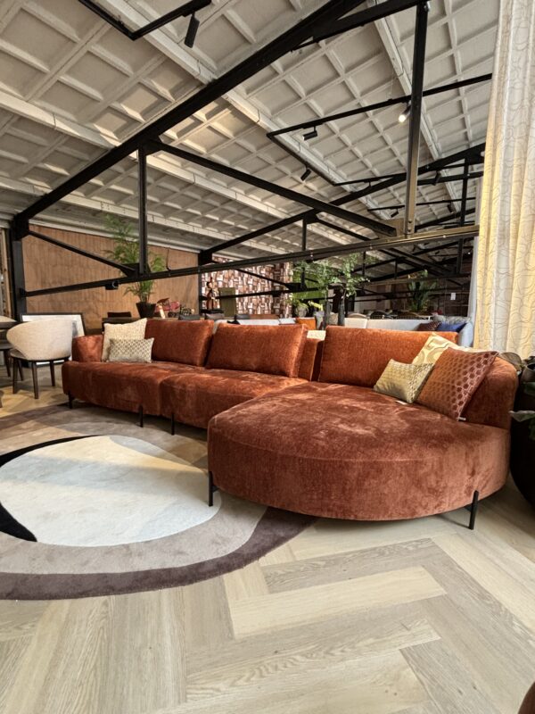 Bergomo showroom zijkant.jpeg