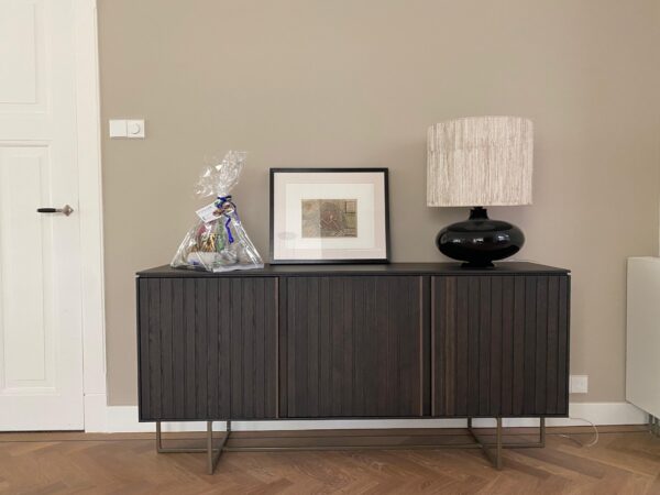 Duncan en marjolijn, Gaia dressoir en vitrine kast (2).jpeg