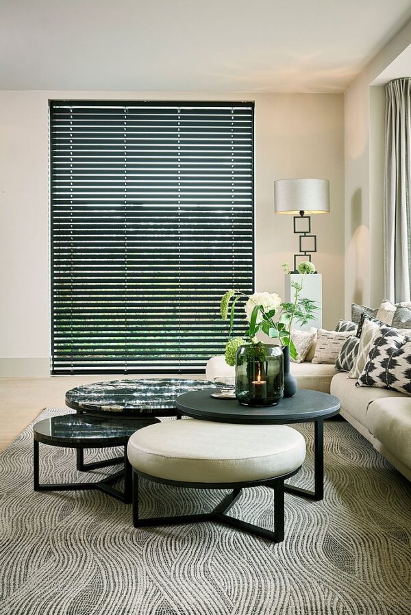 Lucena Chrystal Black Sfeerfoto.jpg