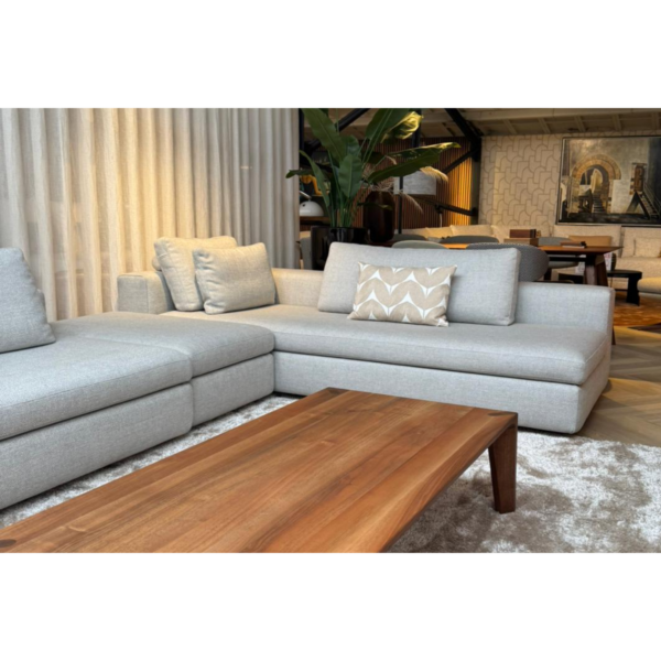 Bank vilaz design on stock colijn outlet (7).png