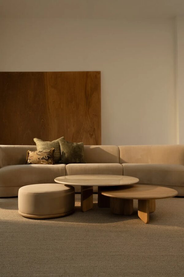 Emilia-coffee-table_01.jpg